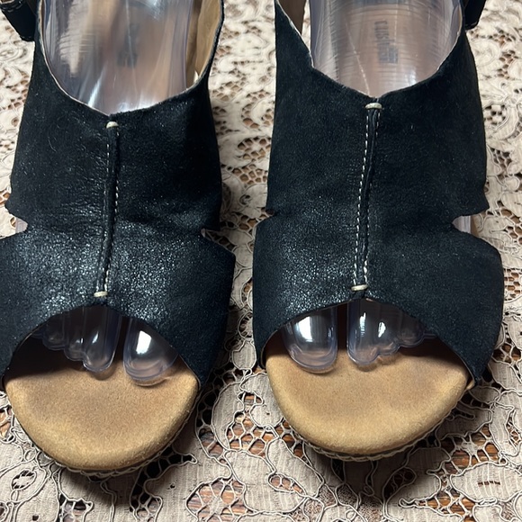 Clarks Collection Black Leather Cork Wedge Size 7.5 Women’s Summer Boho Beach - Picture 5 of 8